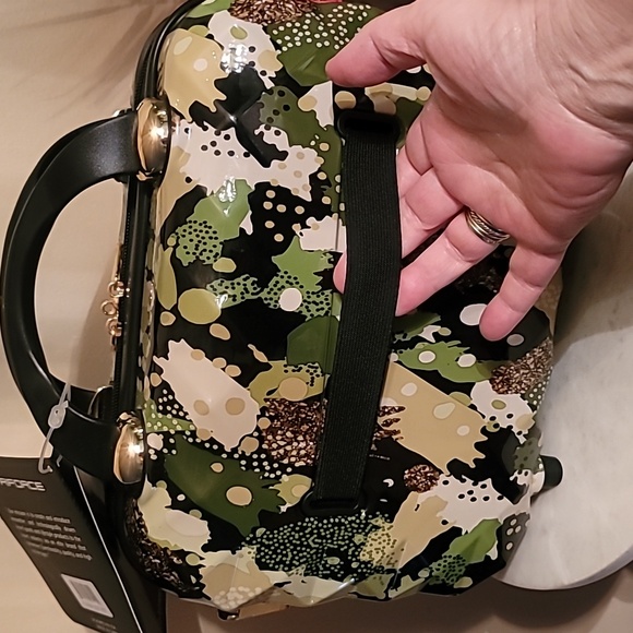 NWOT TRIFORCE ELITE PERFORMANCE BEAUTY HARD SHELL CAMO PRINT CASE SPRING BREAK - Picture 2 of 16